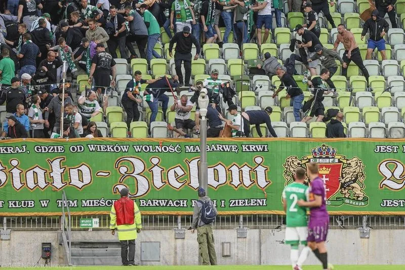 Czekam na wiatr, który rozgoni kibiców i przywróci porządek