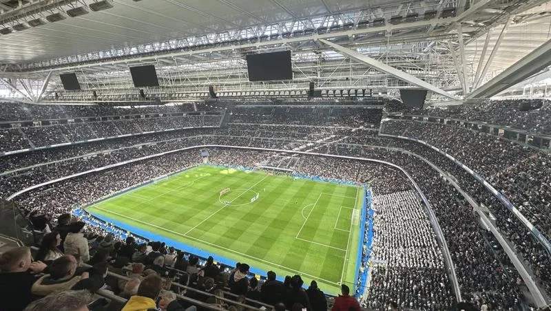 Ile miejsc kryje w sobie stadion Realu Madryt? Odkrywamy jego wielkość!