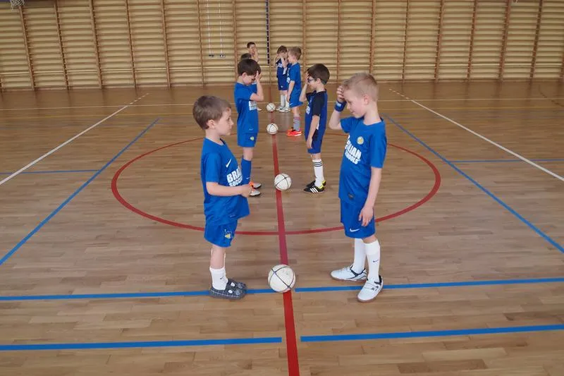 Skuteczne metody na poprawę szybkości w piłce nożnej