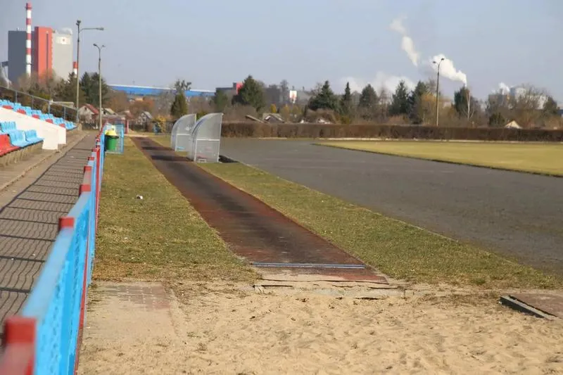 Długość torów na stadionie