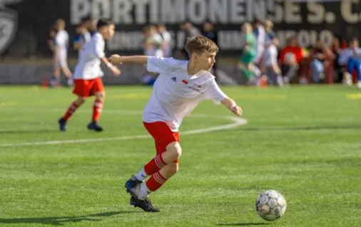 Wytrzymałość piłki nożnej